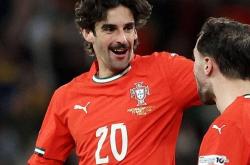 葡萄牙体育发布备战花絮，官宣日手感冰凉，欧超杯任务艰巨，阵容厚度经受考验(葡萄牙体育vs亚特兰大)-安博官网