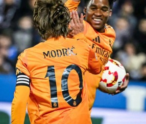 曼城33扳平新月-安博体育