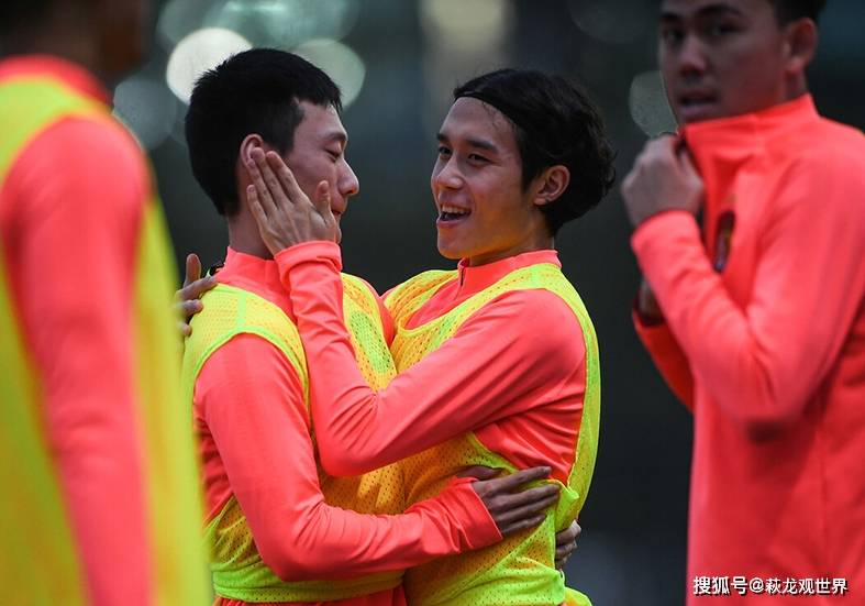 关于加时末段菲尼克斯太阳备战英超，战术微调细节曝光，媒体盛赞，训练强度明显提升的信息